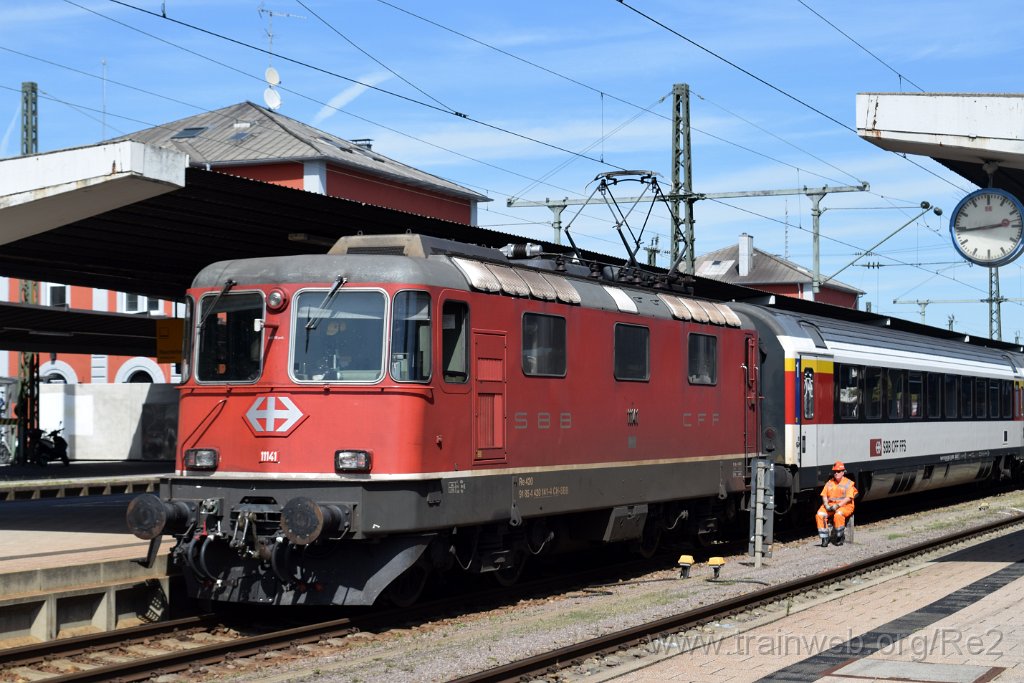 8162-0041-240822.jpg - SBB-CFF Re 4/4'' 11141 (Re 420.141-4)  (Re 91 85 4 420 141-4 CH-SBB) / Singen (Htw) 24.8.2022
