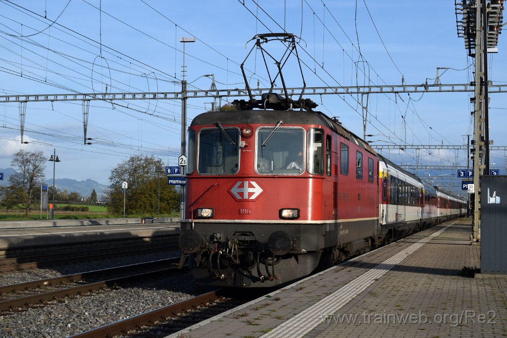 8256-0039-021122.jpg - SBB-CFF Re 4/4'' 11141 (Re 420.141-4)  (Re 91 85 4 420 141-4 CH-SBB) / Pfäffikon SZ 2.11.2022