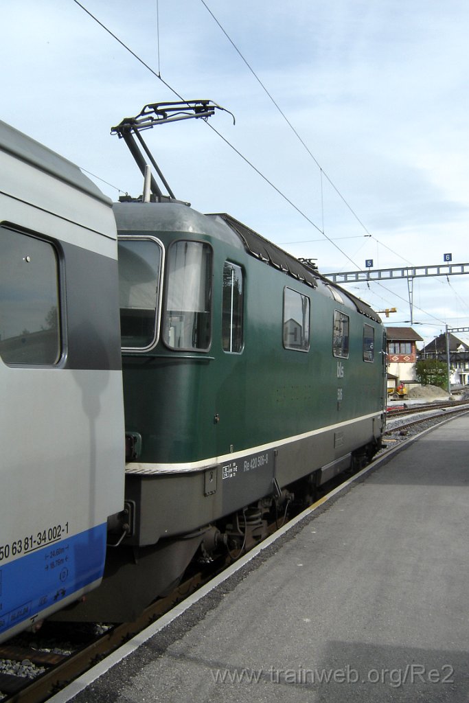 1042-0021-260405.jpg - BLS Re 420.506-8 / Kerzers 26.4.2005