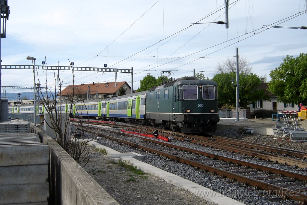 1043-0006-260405.jpg - BLS Re 420.506-8 / Kerzers 26.4.2005