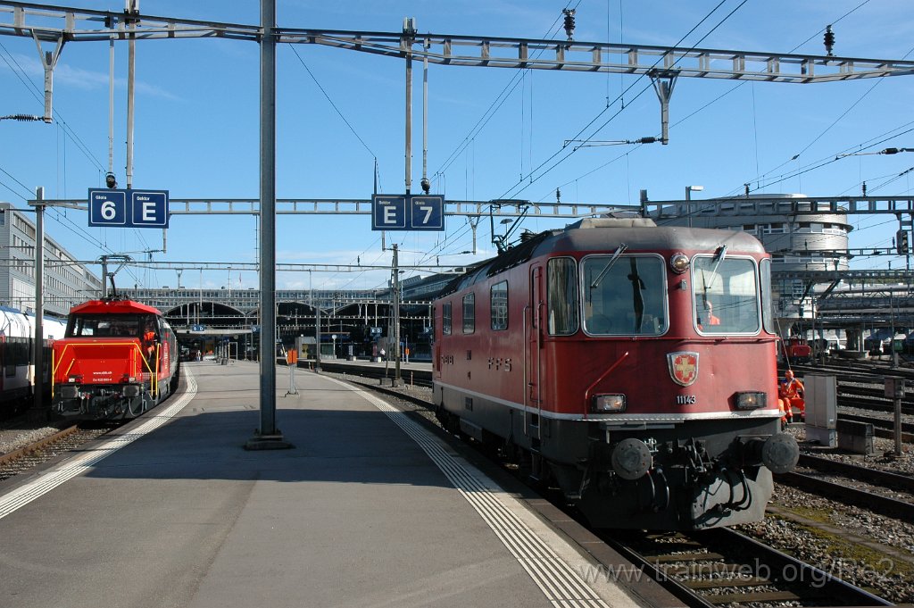 2591-0044-290812.jpg - SBB-CFF Ee 922.005-4 (Ee 97 85 1 922 005-4 CH-SBB) + SBB-CFF Re 4/4'' 11143 / Luzern 29.8.2012