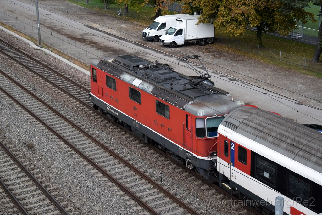 4230-0009-181016.jpg - SBB-CFF Re 4/4'' 11143 (Re 420.143-0)  (Re 91 85 4 420 143-0 CH-SBB) / Zürich-Mülligen (Hermetschloobrücke) 18.10.2016