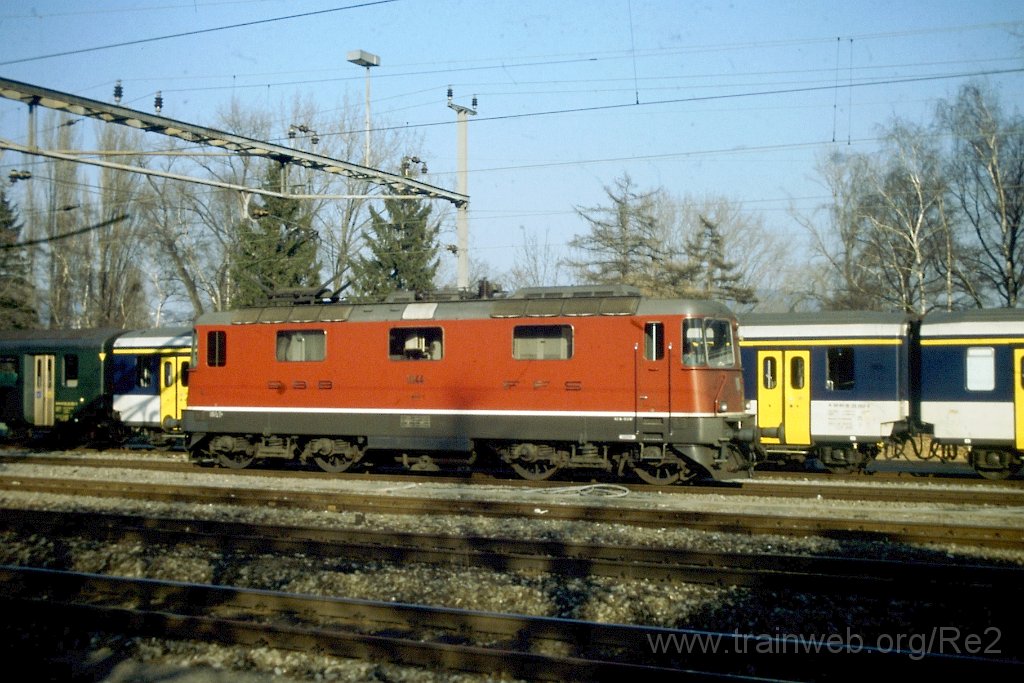 0702-0021.jpg - SBB-CFF Re 4/4'' 11144 / Zürich-Wollishofen 19.2.1998