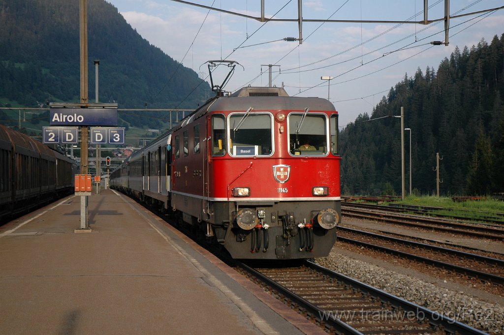 2586-0011-220812.jpg - SBB-CFF Re 4/4'' 11145 / Airolo 22.8.2012
