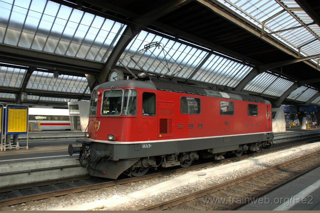 1843-0035-090410.jpg - SBB-CFF Re 4/4'' 11147 / Zürich HB 9.4.2010