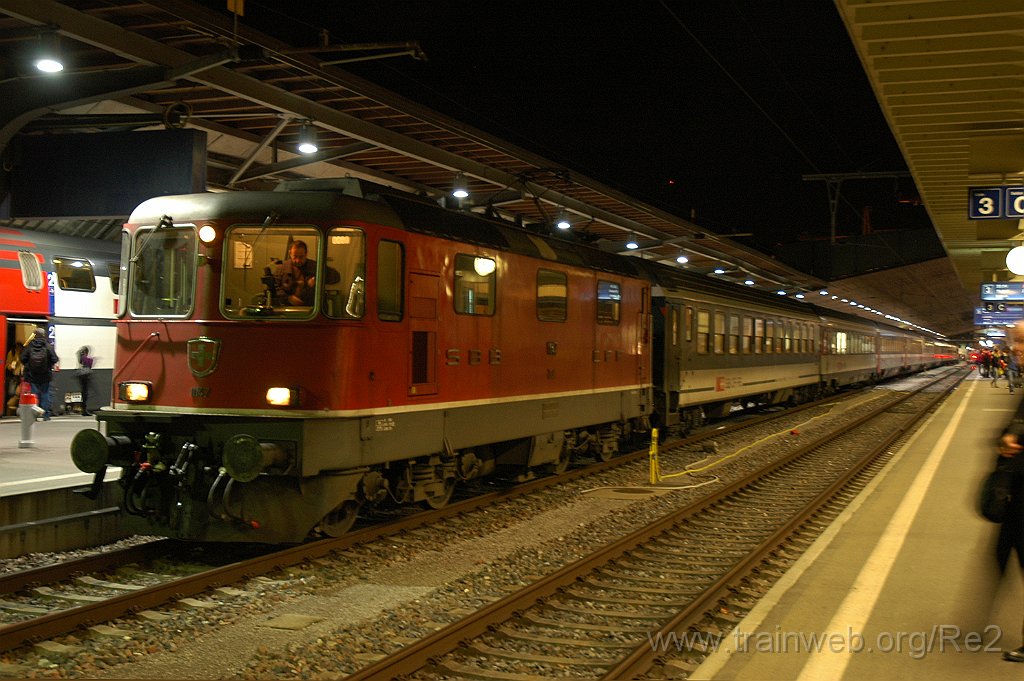 2011-0043-261010.jpg - SBB-CFF Re 4/4'' 11147 / Zürich HB 26.10.2010