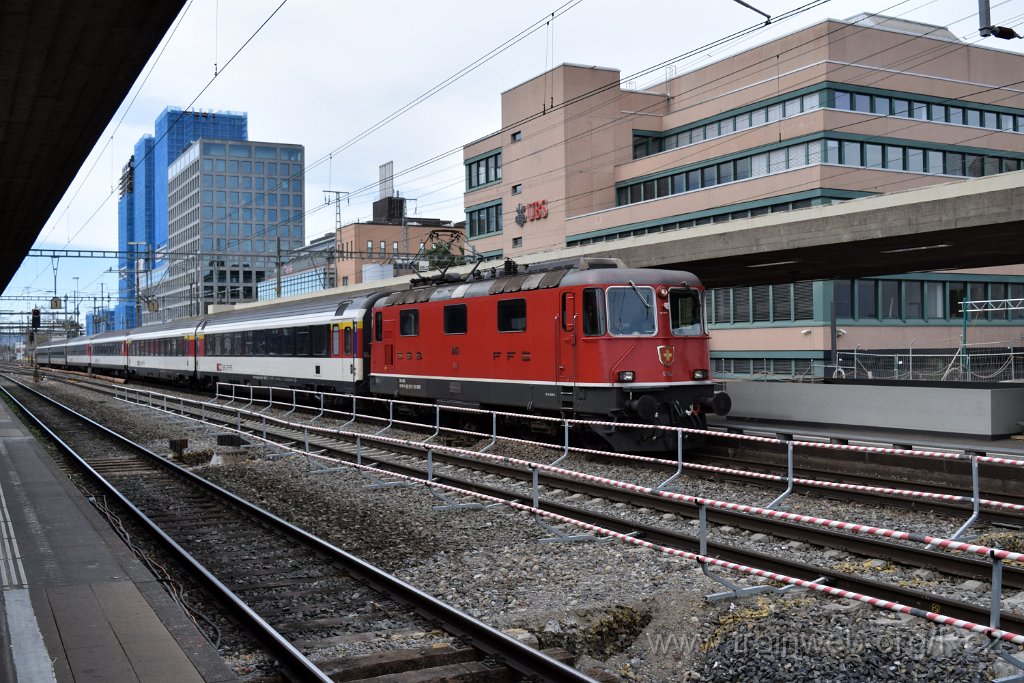 4894-0003-120418.jpg - SBB-CFF Re 4/4'' 11147 (Re 420.147-1)  (Re 91 85 4 420 147-1 CH-SBB) / Zürich-Altstetten 12.4.2018