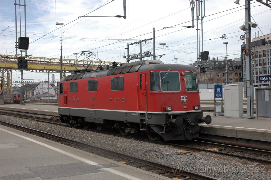 2376-0003-300412.jpg - SBB-CFF Re 4/4'' 11148 / Zürich HB 30.4.2012