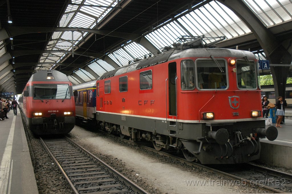1953-0014-230710.jpg - SBB-CFF Re 4/4'' 11150 + SBB-CFF Re 460.106-8 ''Munot'' / Zürich HB 23.7.2010