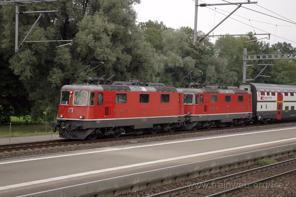 2513-0037-250712.jpg - SBB-CFF Re 4/4'' 11150 + SBB-CFF Re 4/4'' 11149 / Glanzenberg 25.7.2012