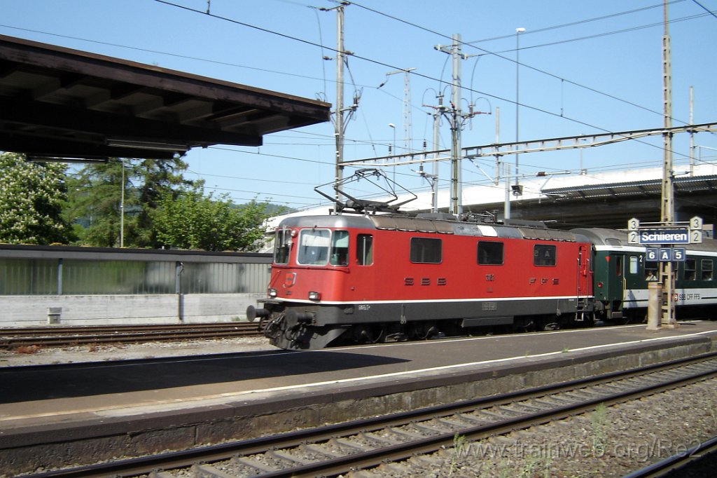 1327-0042-010507.jpg - SBB-CFF Re 4/4'' 11151 / Schlieren 1.5.2007