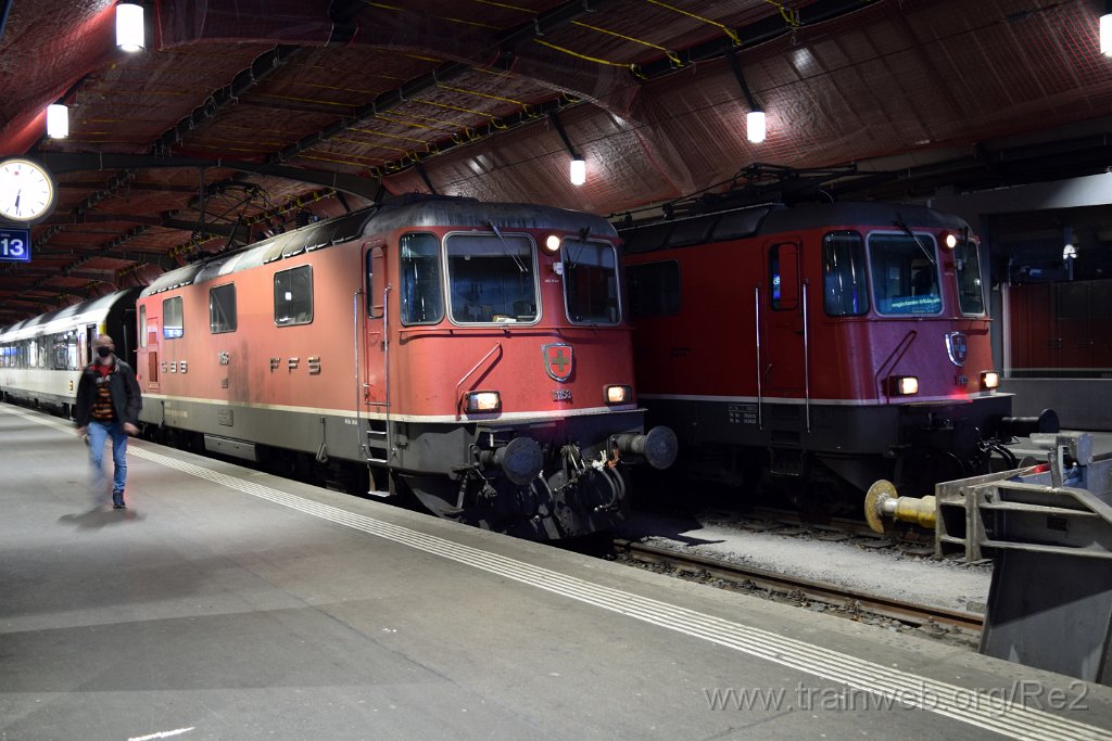 7267-0012-230121.jpg - SBB-CFF Re 4/4'' 11153 (Re 420.135-6)  (Re 91 85 4 420 135-6 CH-SBB) + SBB-CFF Re 4/4'' 11135 (Re 420.135-6)  (Re 91 85 4 420 135-6 CH-SBB) / Zürich HB 23.1.2021