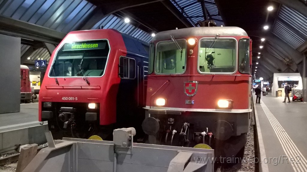 3673-0010-020915.jpg - SBB-CFF Re 4/4'' 11156 + SBB-CFF Re 450.081-5 ''Weiningen'' / Zürich HB 2.9.2015