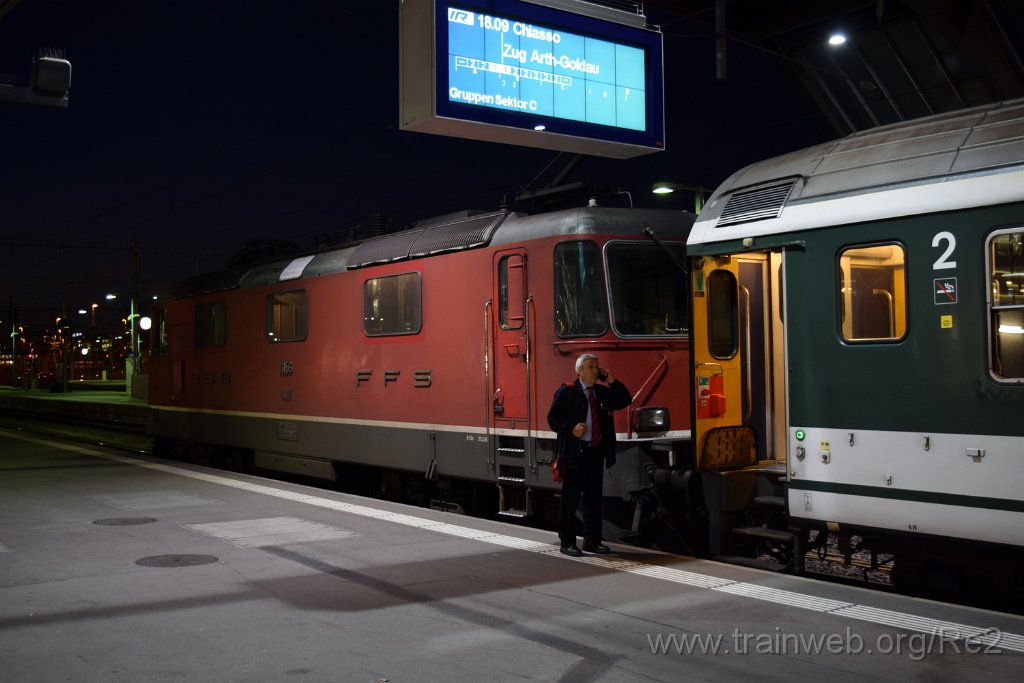 3717-0008-261015.jpg - SBB-CFF Re 4/4'' 11156 / Zürich HB 26.10.2015