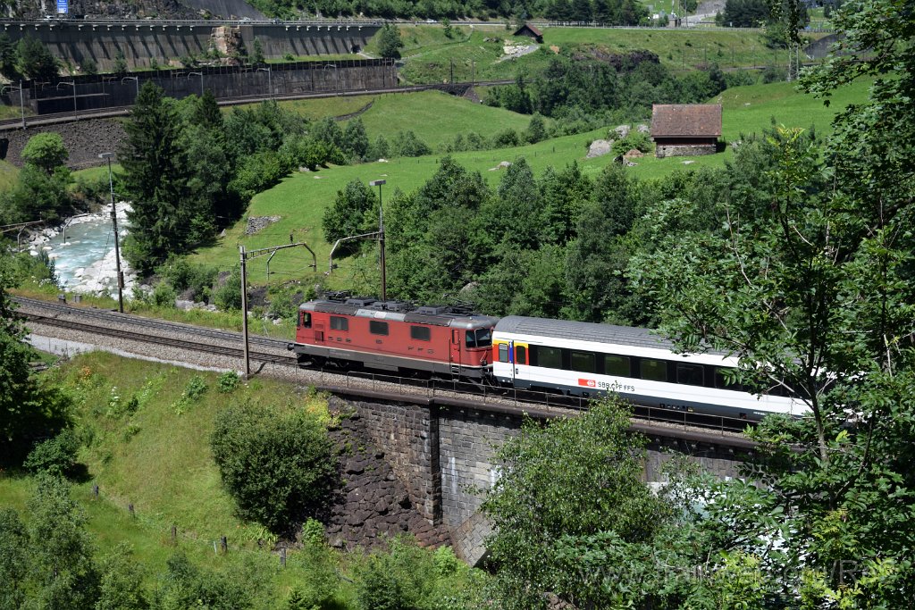 3981-0045-070716.jpg - SBB-CFF Re 4/4'' 11156 (Re 420.156-2)  (Re 91 85 4 420 156-2 CH-SBB) / Wassen (Wattingerbrücke) 7.7.2016