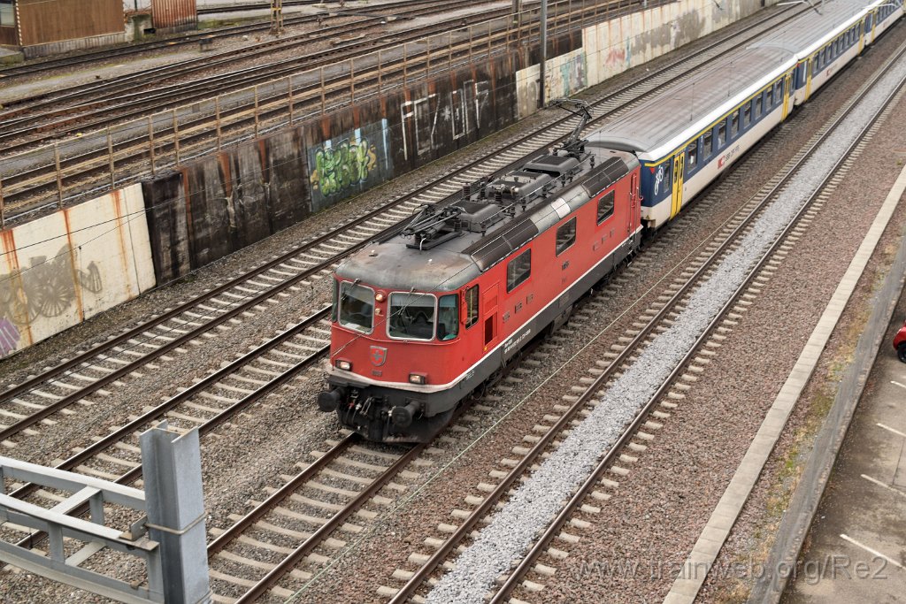 4350-0003-020217.jpg - SBB-CFF Re 4/4'' 11156 (Re 420.156-2)  (Re 91 85 4 420 156-2 CH-SBB) / Zürich-Mülligen (Hermetschloobrücke) 2.2.2017
