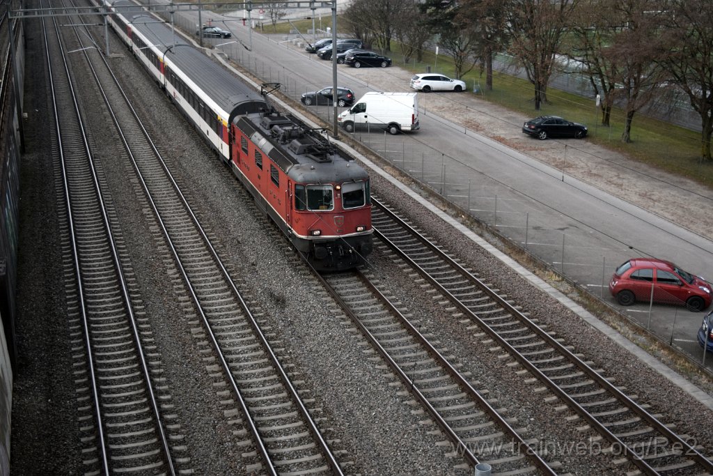 4290-0035-201216.jpg - SBB-CFF Re 4/4'' 11157 (Re 420.157-0)  (Re 91 85 4 420 157-0 CH-SBB) / Zürich-Mülligen (Hermetschloobrücke) 20.12.2016