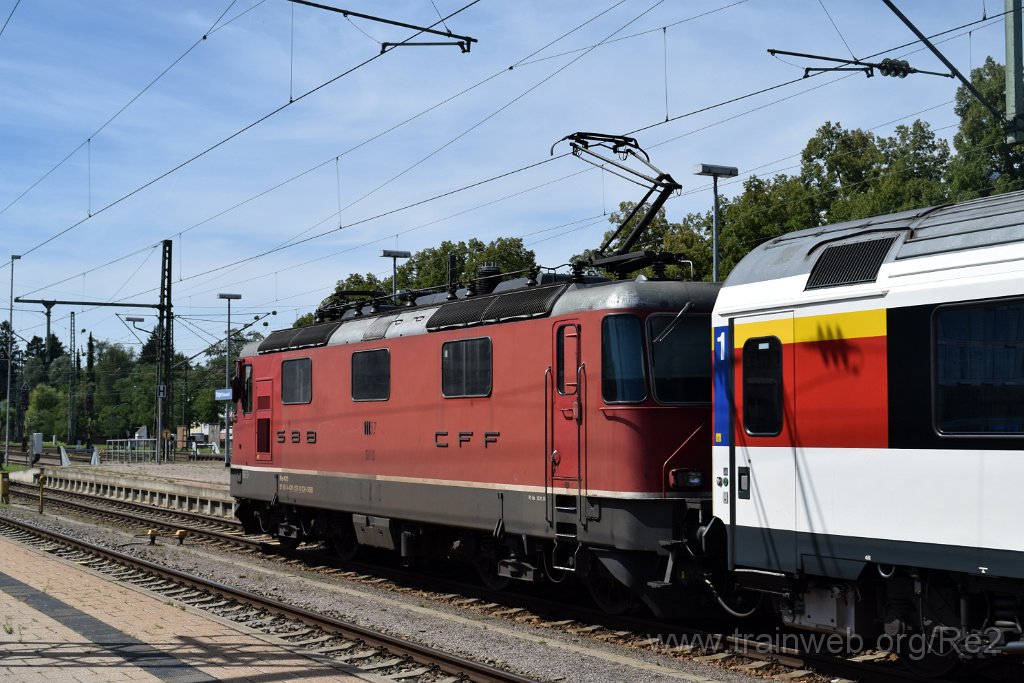 8159-0046-240822.jpg - SBB-CFF Re 4/4'' 11157 (Re 420.157-0)  (Re 91 85 4 420 157-0 CH-SBB) / Singen (Htw) 24.8.2022