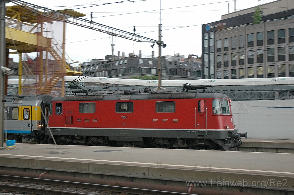 2142-0029-070711.jpg - SBB-CFF Re 4/4'' 11158 / Zürich HB 7.7.2011