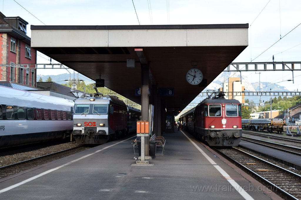 3658-0003-270815.jpg - Re 4/4" 11158 + SOB Re 446.015-0 / Arth-Goldau 27.8.2015