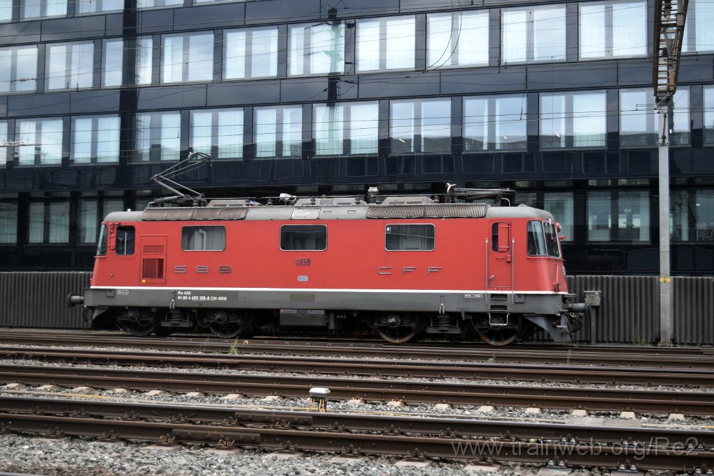 8200-0040-070922.jpg - SBB-CFF Re 4/4'' 11158 (Re 420.158-8)  (Re 91 85 4 420 158-8 CH-SBB) / Olten (Fachhochschule Nordwestschweiz) 7.9.2022