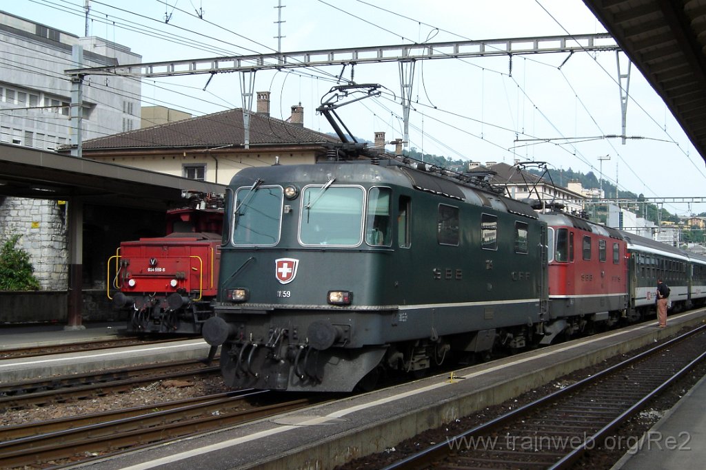 1193-0036-180606.jpg - SBB-CFF Ref 4/4'' 11159 + SBB-CFF Re 4/4'' 11124 + SBB-CFF Ee 934.559-6 / Chiasso 18.6.2006