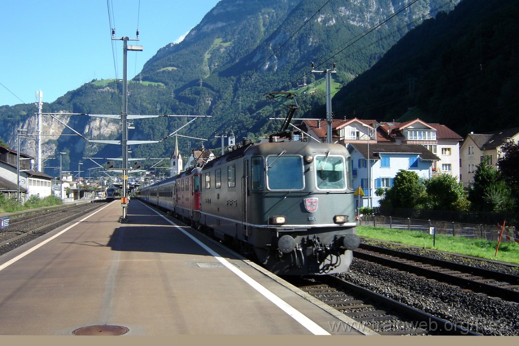 1214-0038-310806.jpg - SBB-CFF RABe 523.009-9 + SBB-CFF Ref 4/4'' 11161 + SBB-CFF Re 4/4'' 11195 / Flüelen 31.8.2006