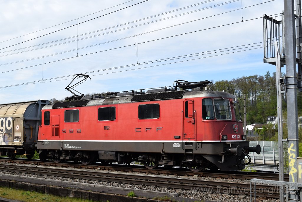 8488-0022-260423.jpg - SBBC Re 4/4'' 11162 (Re 420.162-0)  (Re 91 85 4 420 162-0 CH-SBBC) / Killwangen-Spreitenbach 26.4.2023