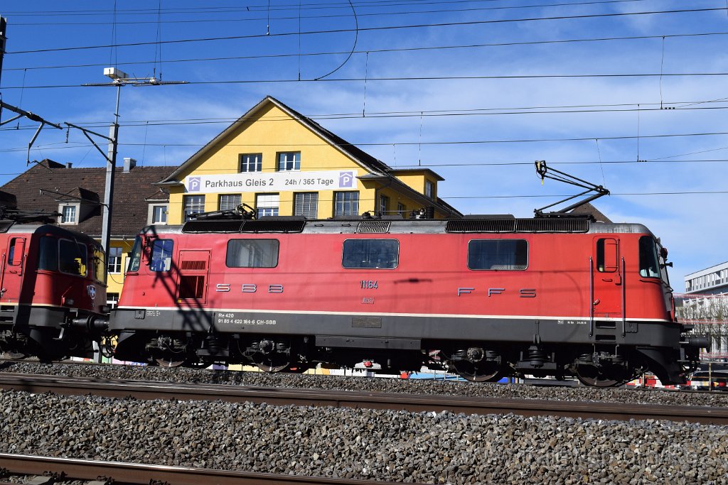 4902-0038-120418.jpg - SBB-CFF Re 4/4'' 11164 (Re 420.164-6)  (Re 91 85 4 420 164-6 CH-SBB) / Lenzburg 12.4.2018