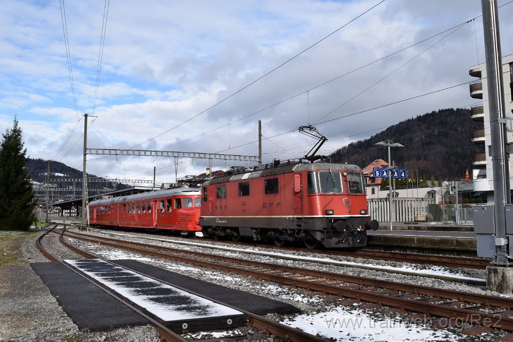 8883-0024-261123.jpg - SBB-CFF Re 4/4'' 11164 (Re 420.164-6)  (Re 91 85 4 420 164-6 CH-SBB) + SBB-CFF RAe 4/8 1021 / 94 85 2 591 021-2 (RAe 94 85 0 591 021-6 CH-SBB) / Wattwil 26.11.2023