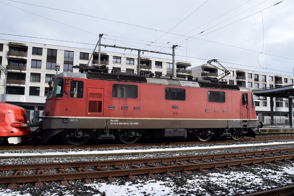 8883-0028-261123.jpg - SBB-CFF Re 4/4'' 11164 (Re 420.164-6)  (Re 91 85 4 420 164-6 CH-SBB) / Wattwil 26.11.2023