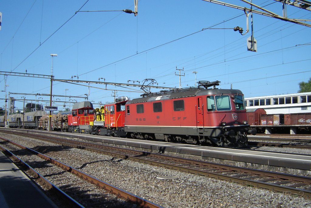 1204-0012-100706.jpg - Re 4/4" 11168 + Tm 232.004-2 + Tm 234.079-2/ Effretikon 10.7.2006