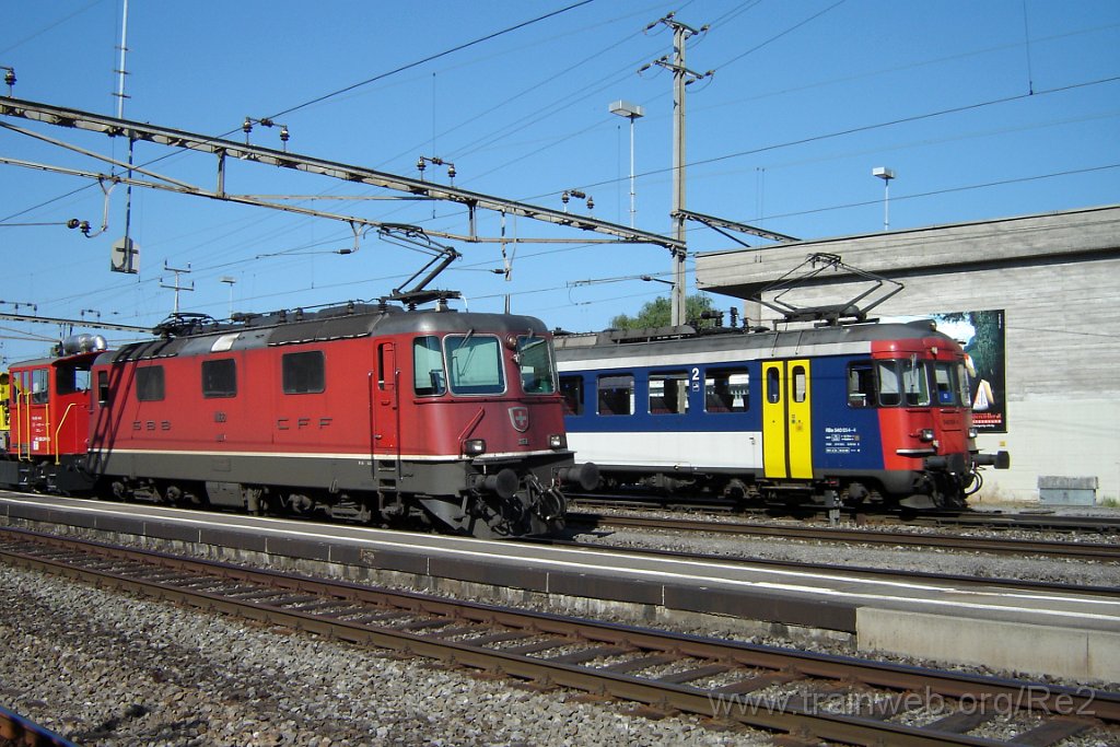 1204-0021-100706.jpg - SBB-CFF Ref 4/4'' 11168 + SBB-CFF RBe 540.054-4 / Effretikon 10.7.2006
