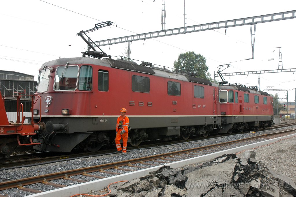 1953-0030-260710.jpg - SBB-CFF Re 4/4'' 11168 + SBB-CFF Re 4/4'' 11236 / Hinwil 26.7.2010