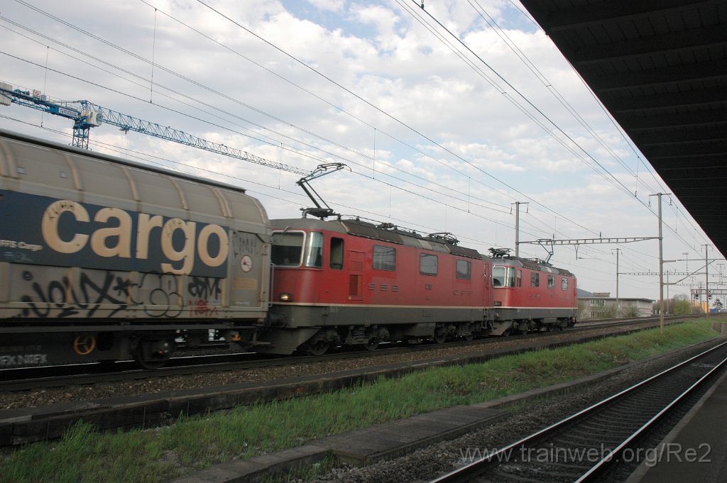 2768-0035-180413.jpg - SBB-CFF Re 4/4'' 11168 + SBB-CFF Re 4/4'' 11233 / Killwangen-Spreitenbach 18.4.2013
