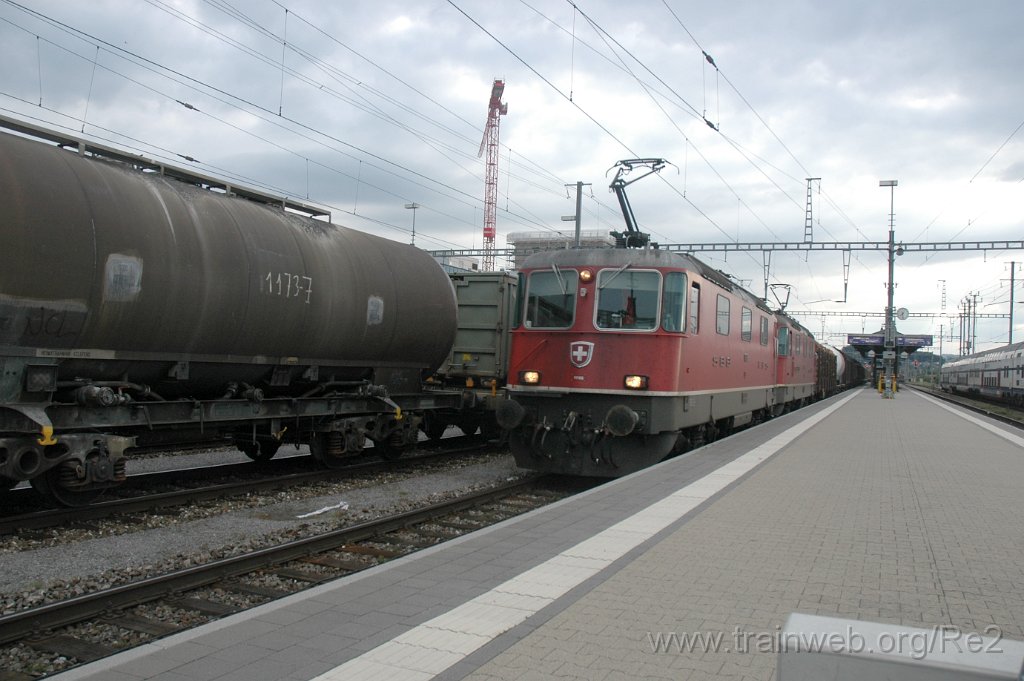 2834-0013-040613.jpg - SBB-CFF Re 4/4'' 11168 + SBB-CFF Re 4/4'' 11242 / Pfäffikon SZ 4.6.2013