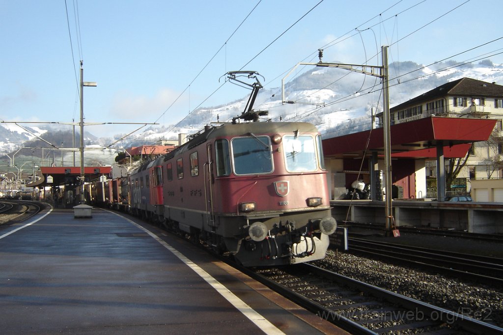 1299-0022-310307.jpg - Re 4/4" 11169 + Re 620.012-5 "Regensdorf" / Schwyz 31.3.2007