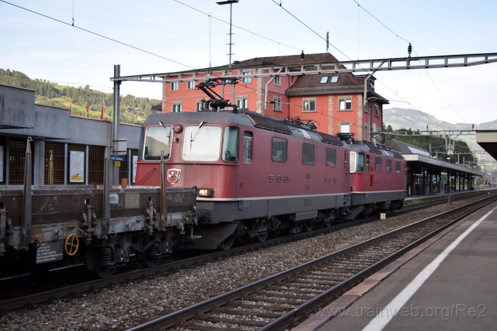 3659-0013-270815.jpg - Re 4/4" 11327 + 11171 / Arth-Goldau 27.8.2015