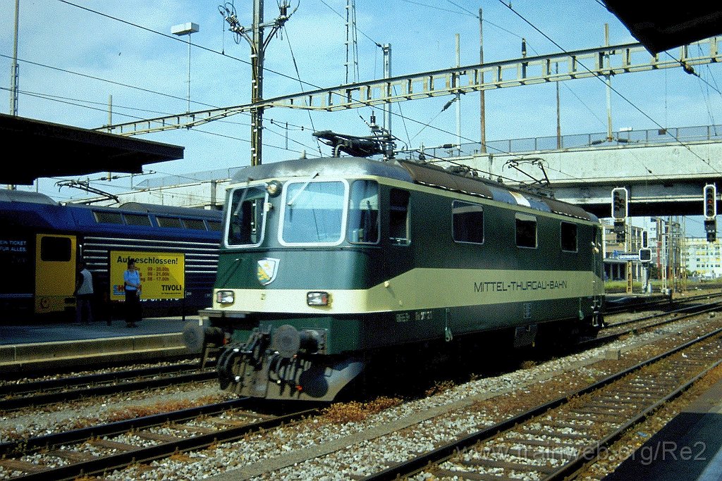 0888-0029.jpg - MThB Re 4/4'' 21 / Schlieren 28.5.2001