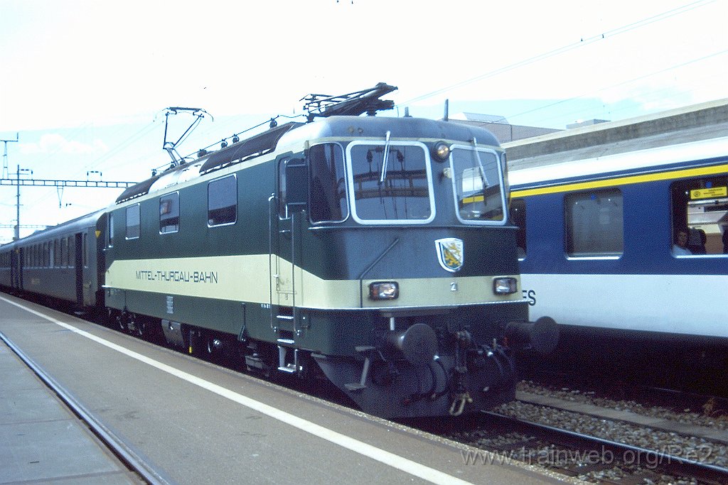 0889-0029.jpg - MThB Re 4/4'' 21 / Zürich-Altstetten 31.5.2001