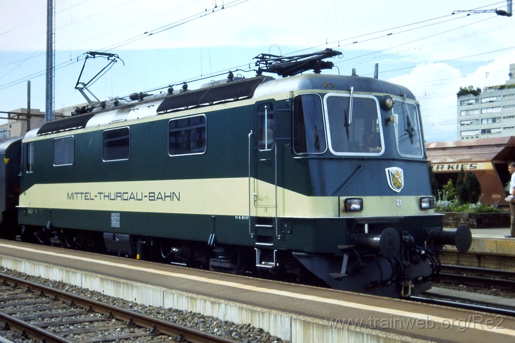 0889-0031.jpg - MThB Re 4/4'' 21 / Zürich-Altstetten 31.5.2001
