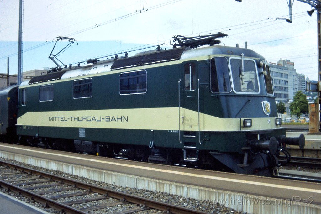 0889-0033.jpg - MThB Re 4/4'' 21 / Zürich-Altstetten 31.5.2001