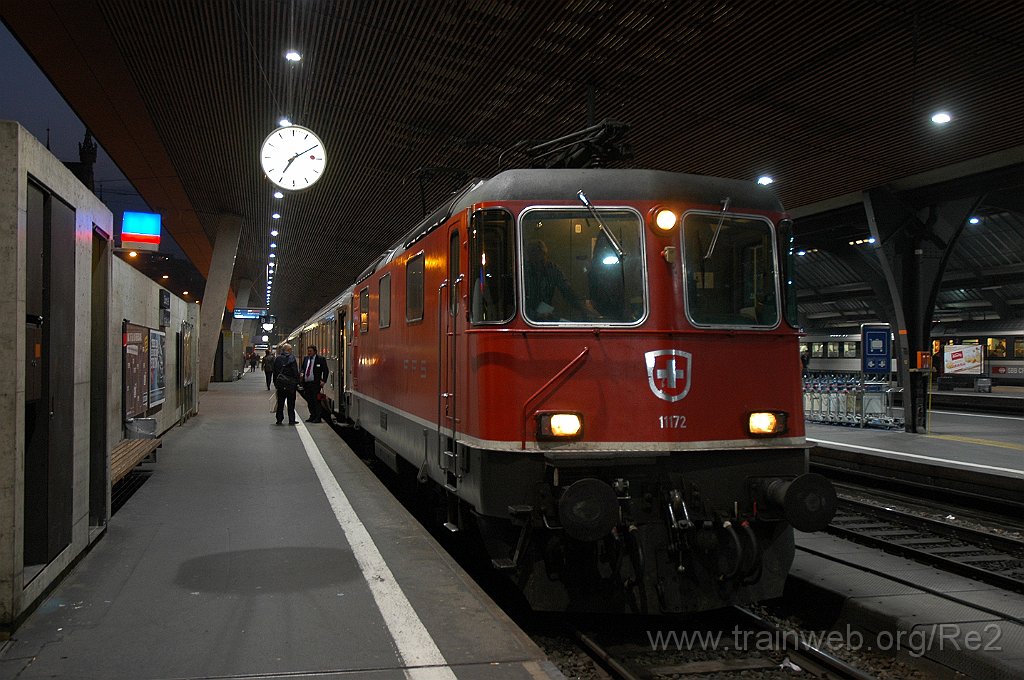 1999-0018-151010.jpg - SBB-CFF Re 4/4'' 11172 / Zürich HB 15.10.2010