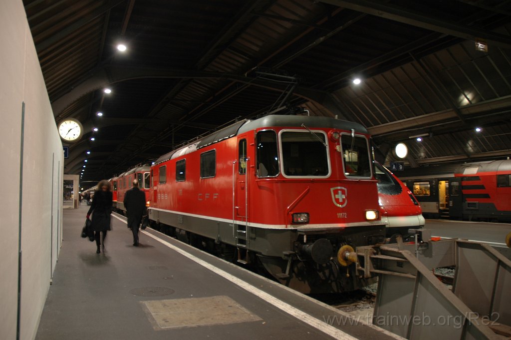 2287-0013-211211.jpg - Re 4/4" 11172 / Zürich HB 21.12.2011