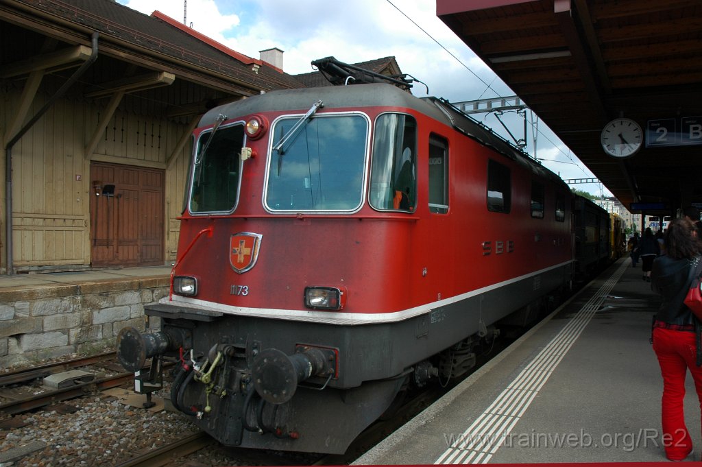 1872-0031-210510.jpg - SBB-CFF Ref 4/4'' 11173 + JMAG X 40 85 9507 021-5 / Hinwil 21.5.2010