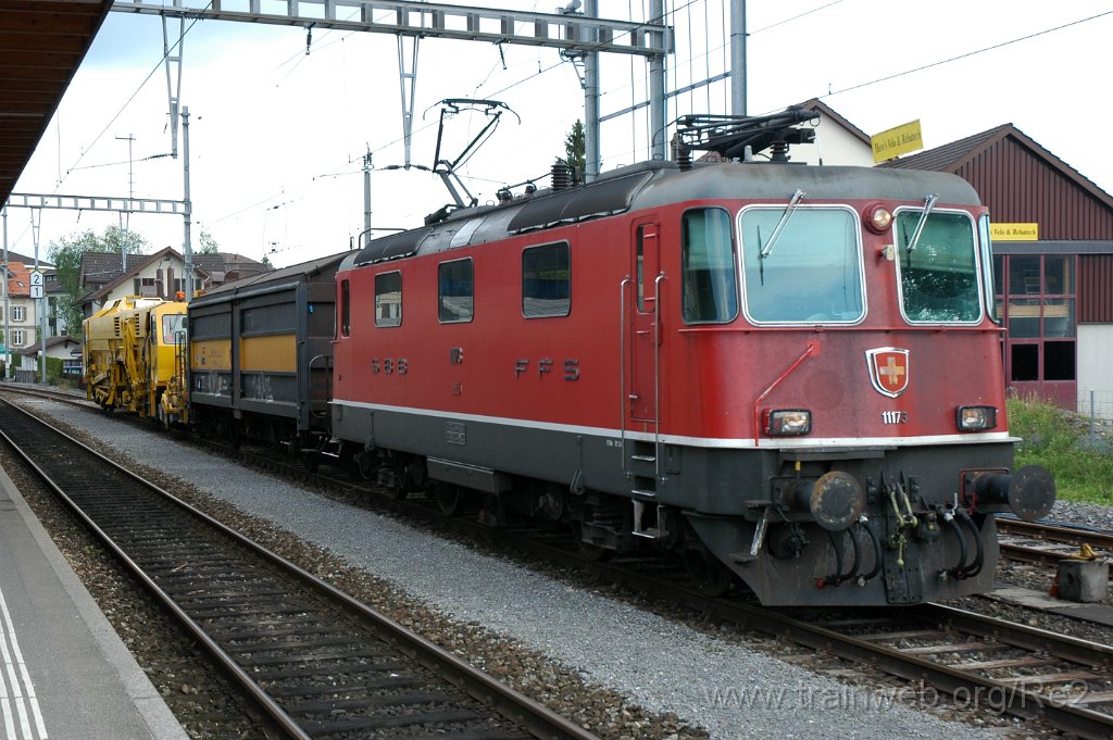 1873-0002-210510.jpg - SBB-CFF Ref 4/4'' 11173 + JMAG X 40 85 9507 021-5 + JMAG VTmaas 40 85 95 81 910-8 / B66U-3 ''Palas'' / Hinwil 21.5.2010