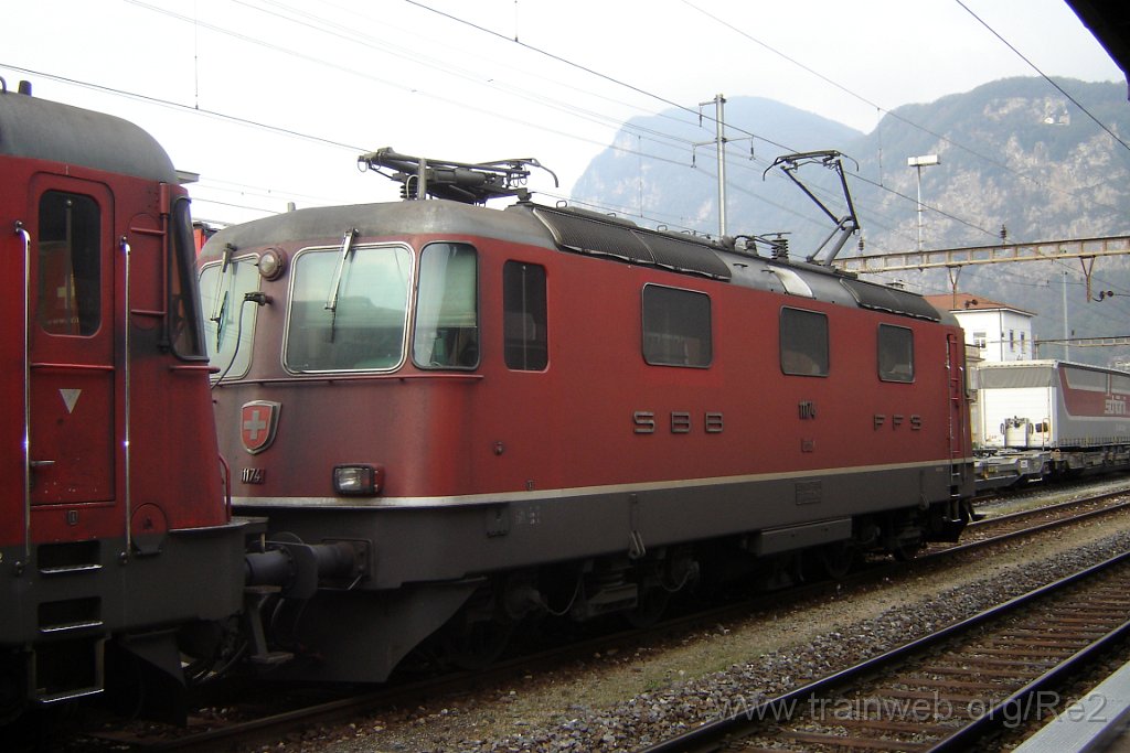 1303-0038-310307.jpg - SBB-CFF Ref 4/4'' 11174 / Mendrisio 31.3.2007
