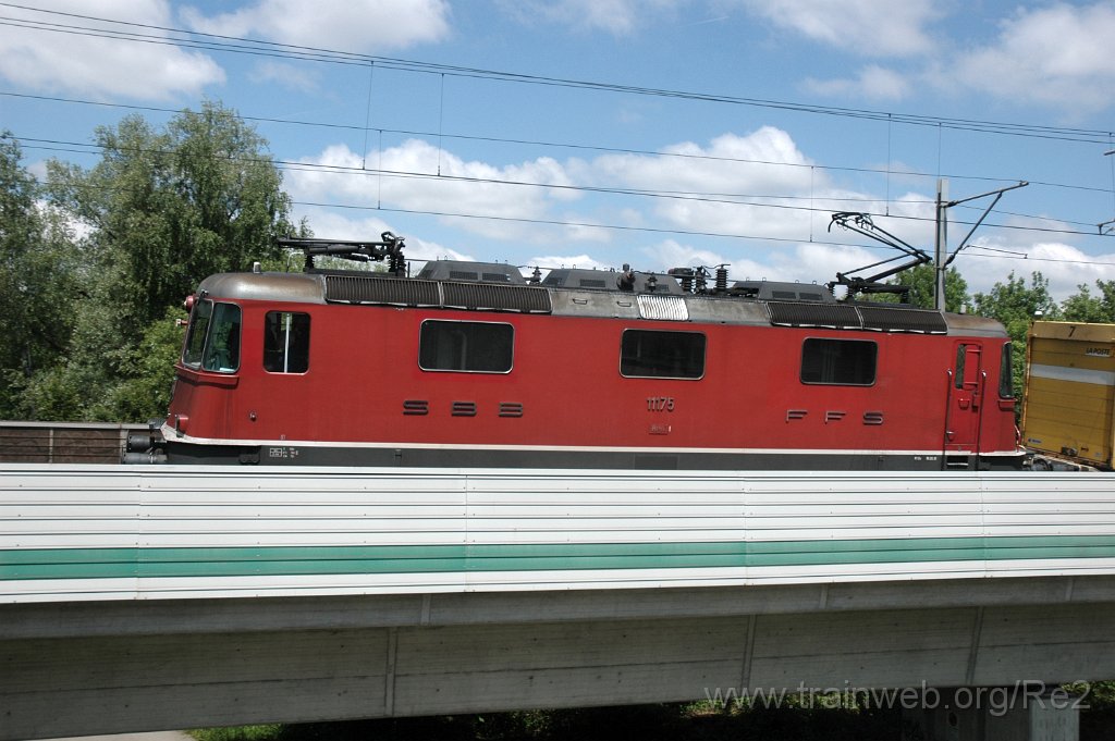 2832-0037-040613.jpg - SBB-CFF Re 4/4'' 11175 / Dübendorf (Hochbord) 4.6.2013