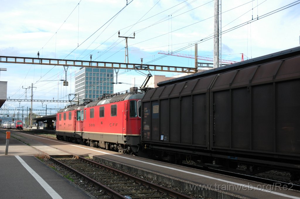 3327-0027-101014.jpg - SBB-CFF Re 4/4'' 11232 + SBB-CFF Re 4/4'' 11176 / Zürich-Altstetten 10.10.2014