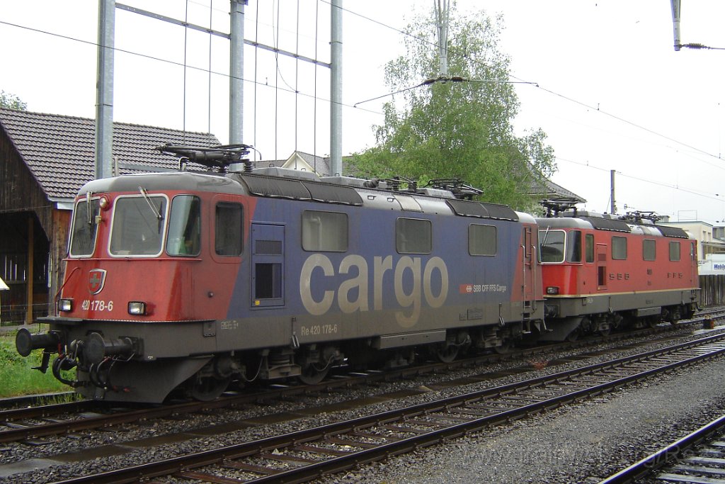 1333-0042-150507.jpg - Re 420.178-6 + Re 4/4" 11321 / Hinwil 15.5.2007